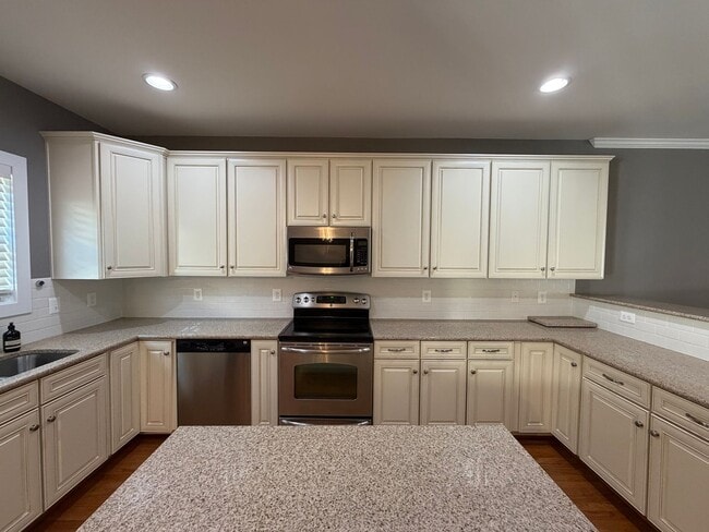 Building Photo - 2287 Whittington Dr