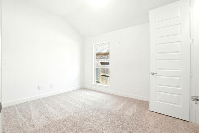 Building Photo - 2202 Mallow Ln
