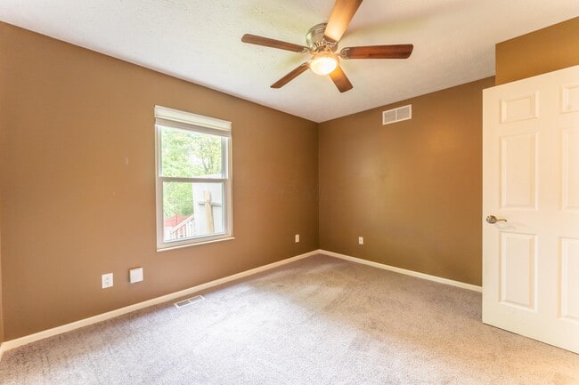 Building Photo - 4951 Hidden View Ct