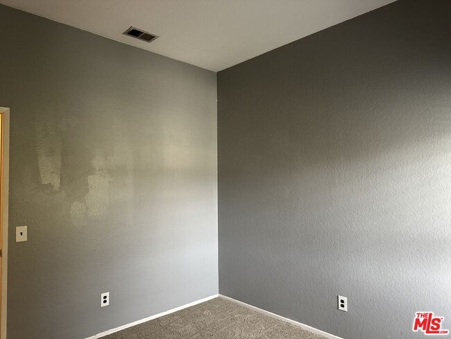 Building Photo - 77 Willowcrest Ln