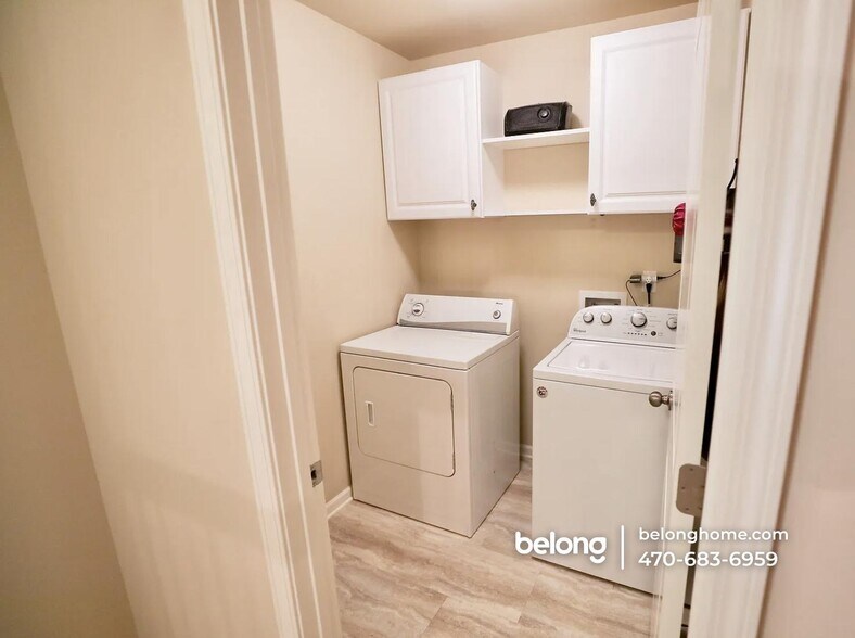 Building Photo - 206 Manous Way