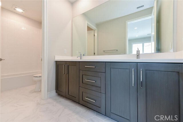 Building Photo - 121 Linda Vis