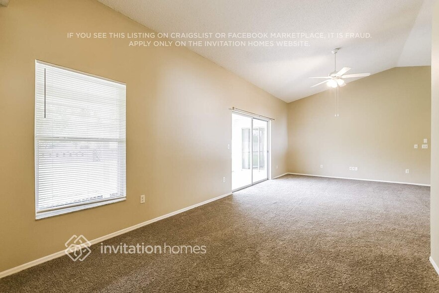 Building Photo - 435 Country Wood Cir