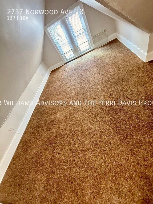 Building Photo - 2757 Norwood Ave