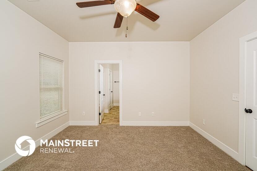 Building Photo - 890 Maple Trce