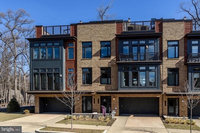 Building Photo - 5318 Merriam St