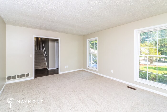 Building Photo - 6630 Valley Hill Dr