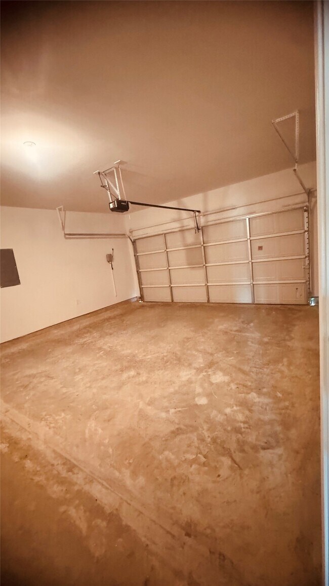 Building Photo - 3019 Glenn Lakes Dr