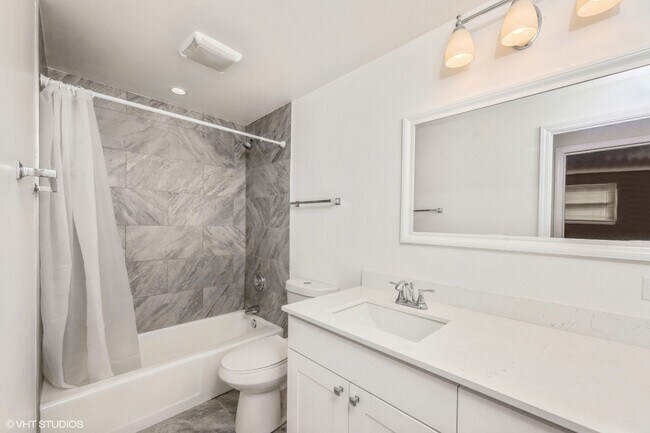 Building Photo - 5102 N Leonard Dr