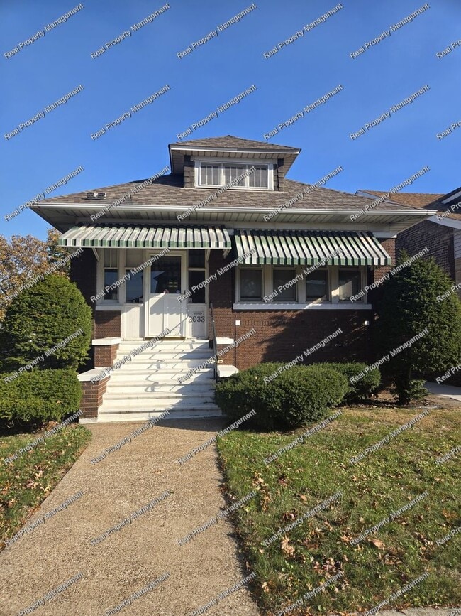 Primary Photo - Charming 3 Bedroom Bungalow