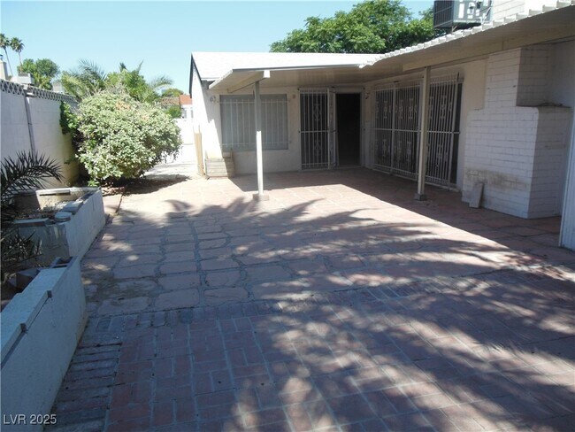 Building Photo - 2557 Boise St