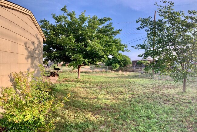 Building Photo - 1300 Barnes Ave