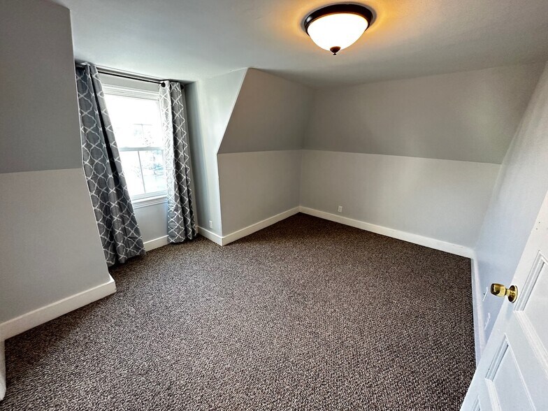Building Photo - 53 Hopedale