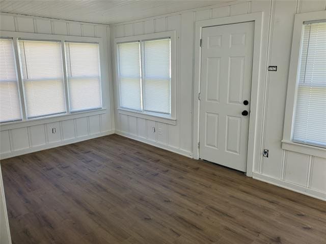 Building Photo - 516 W Beach St