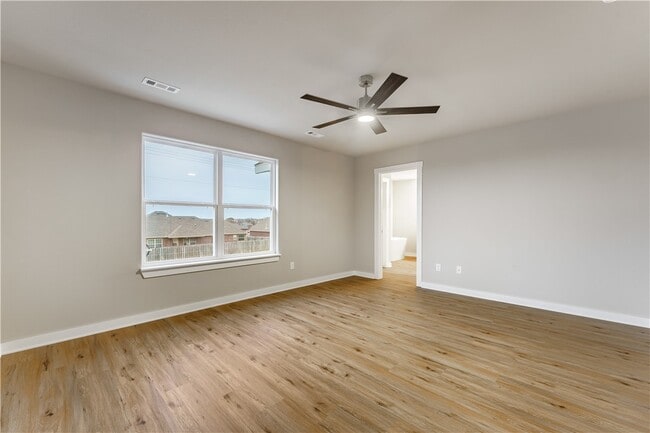 Building Photo - 2908 SW Grandshire Ave