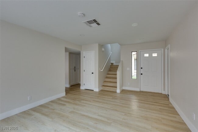 Building Photo - 2337 Chatfield Dr