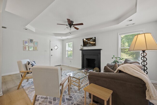 Building Photo - 1346 Lorenzo Dr SW