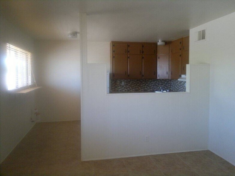 Living room - 628 E Drachman St