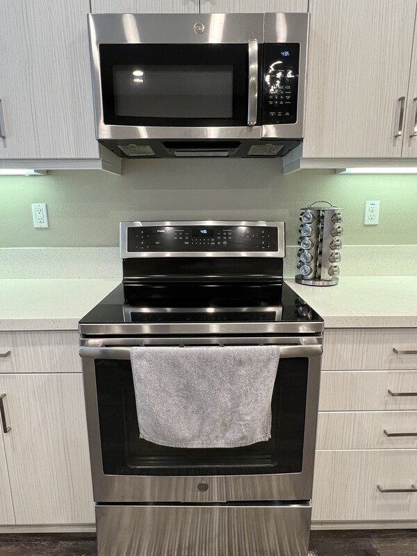 Building Photo - 81 Sea Crest Dr