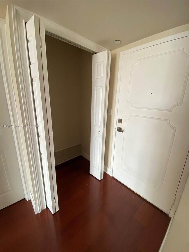 Building Photo - 2801 NE 183rd St