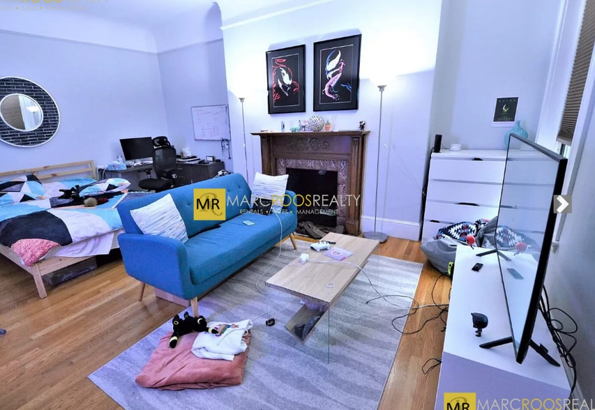 Building Photo - 585 Beacon St