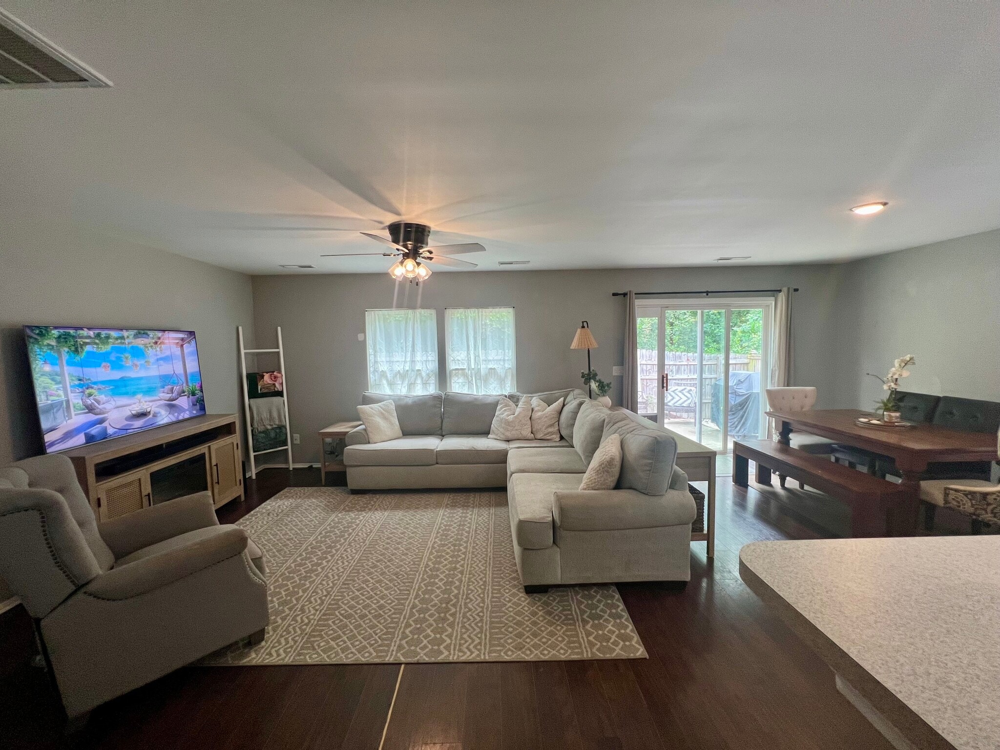 Living Room & Dining - 2002 Claybourne Ct