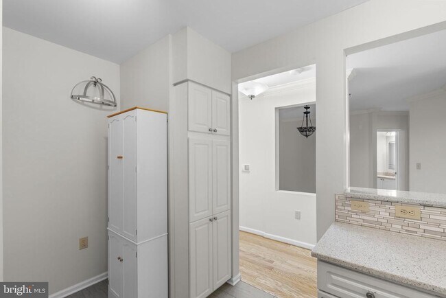 Building Photo - 12915 Alton Square