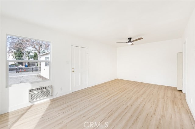 Building Photo - 13812 Oxnard St