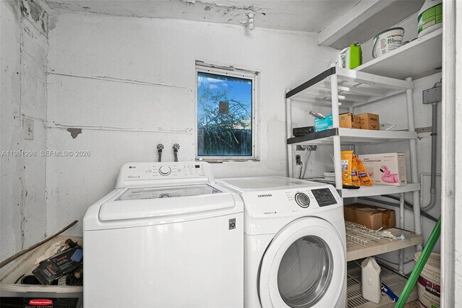 Building Photo - 1328 N Andrews Ave