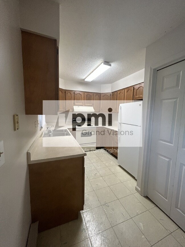 Building Photo - 1305 18th St