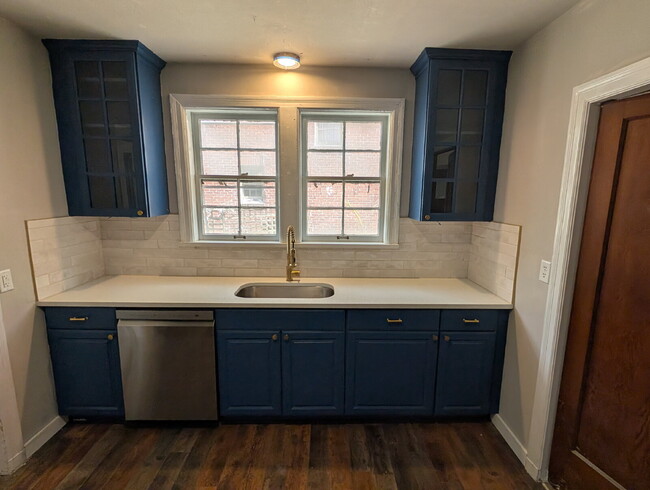 Building Photo - Charming 3-Bedroom recently remodeled home...