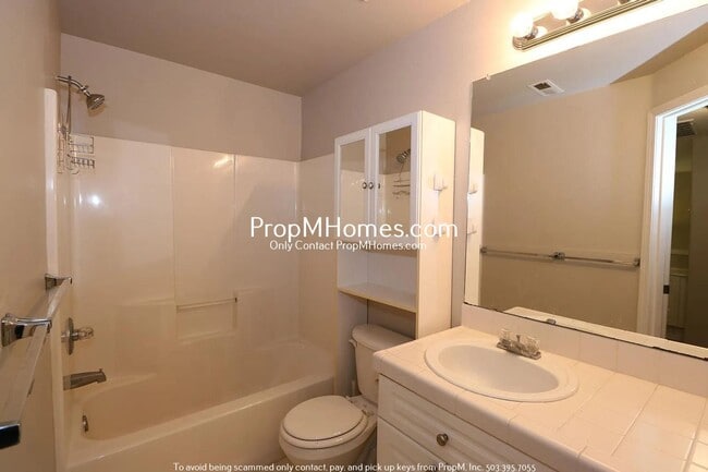 Building Photo - Three Bedroom Gem Close to Intel & Nike!