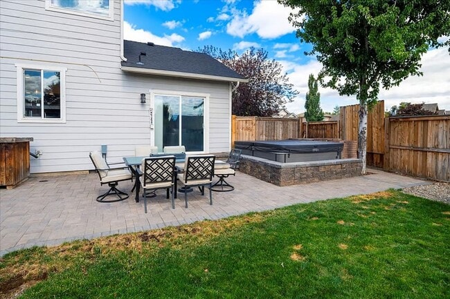 Building Photo - 1622 NW Rimrock Dr