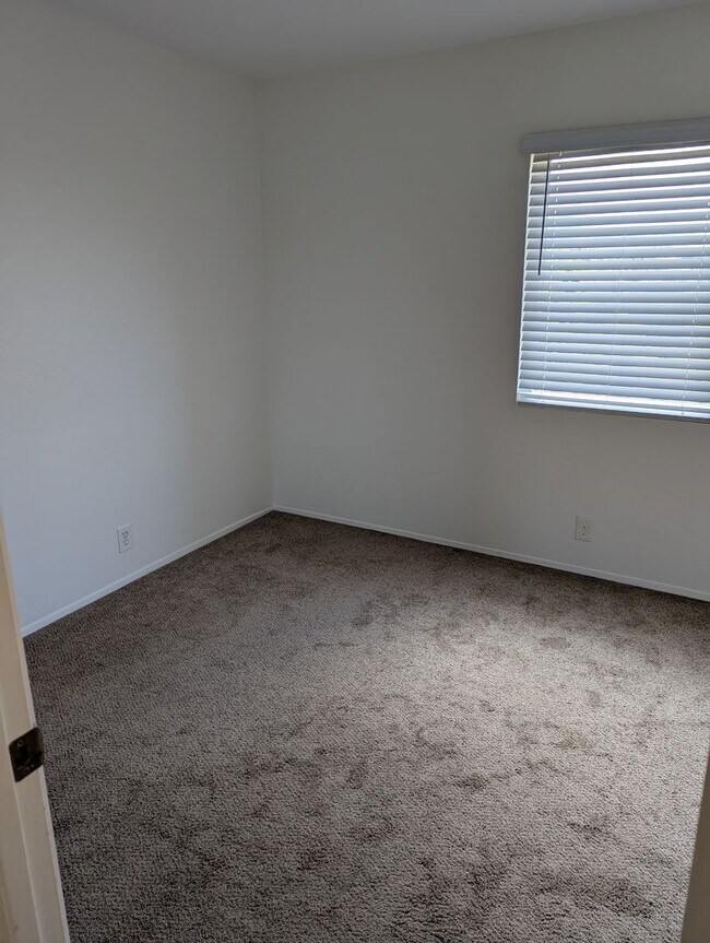 Building Photo - 3 Bed/2 Bath Townhome in Poway