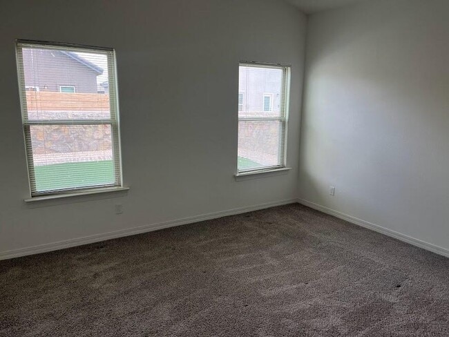 Building Photo - 904 Betton Pl