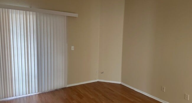 Building Photo - 2 BETHROOMS 2 BATHROOMS  2 CAR GARAGE HOUSE AVAILABLE FOR RENT