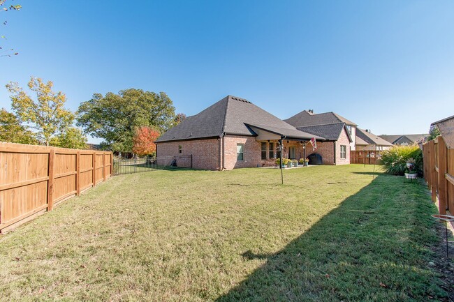 Building Photo - 4 bedroom home at Stonebridge Meadows!!! W...