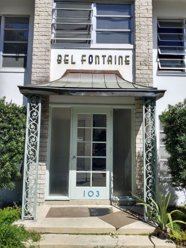 Building Photo - Bel Fontaine on Lake Eola