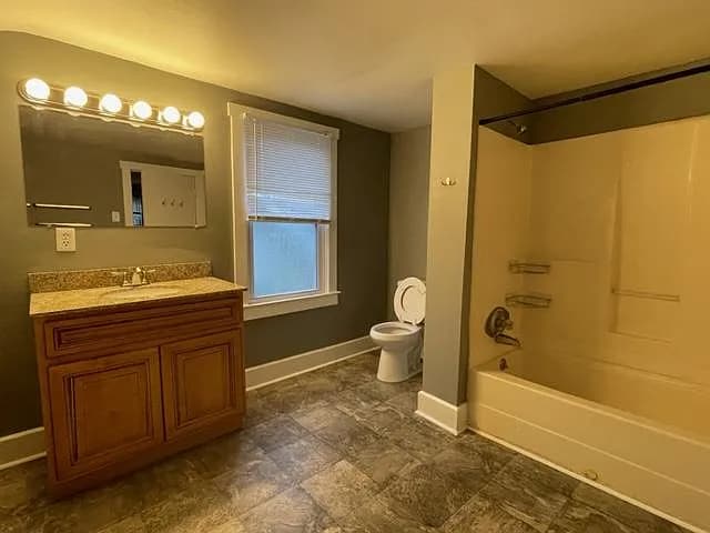 Building Photo - 2232 Grinstead Dr