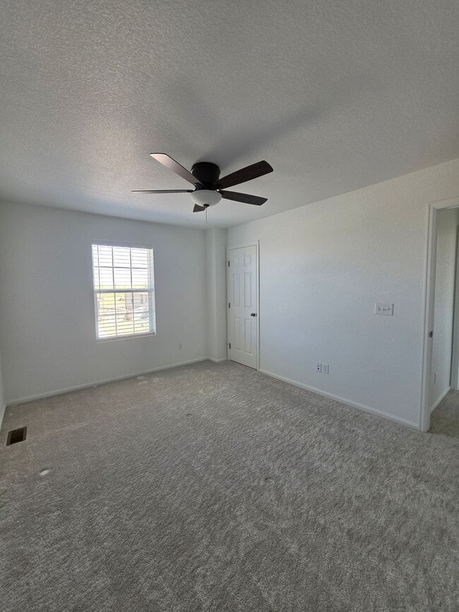 Building Photo - ALL PROSPECTIVE TENANTS MUST SUBMIT A $58 NON-REFUNDABLE APPLICATION FEE PER APPLICANT ONLINE AND...