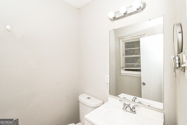 Building Photo - 3990 Rutgers Dr SW