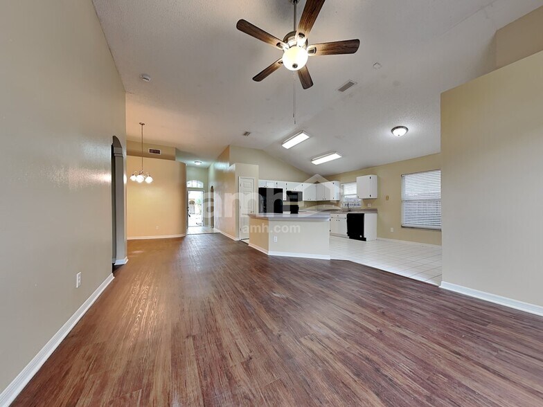 Building Photo - 2315 Kenwick Dr