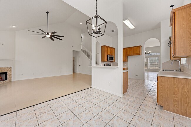 Building Photo - 910 Box Elder Dr