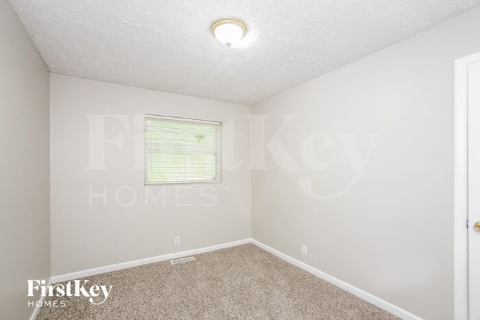 Building Photo - 5730 Laurel Hall Dr