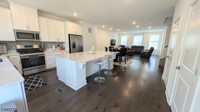 Building Photo - 6 McCluskey Pl