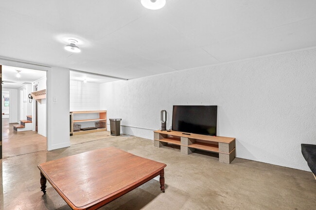 Building Photo - 1640 Highland Ave