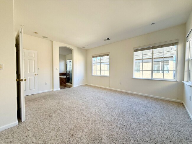Building Photo - Renovated Coastal Home with NEW Kitchen and a Spacious Layout