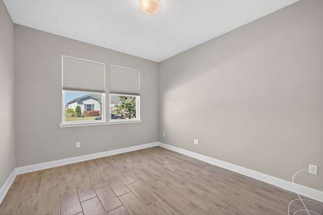 Building Photo - 85614 Fall River Pkwy