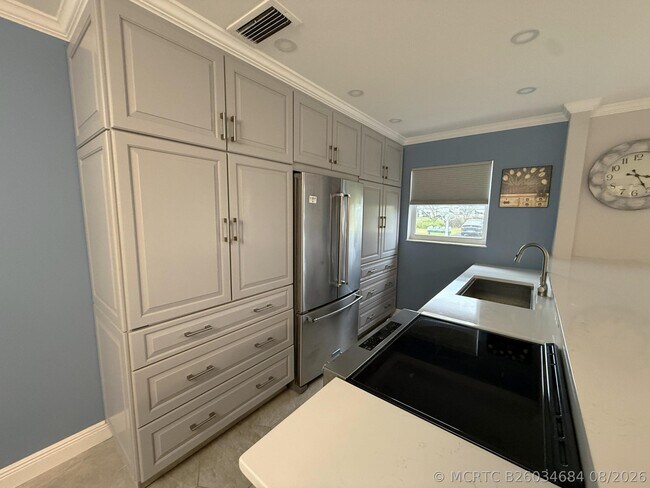 Building Photo - 916 Savannas Point Dr