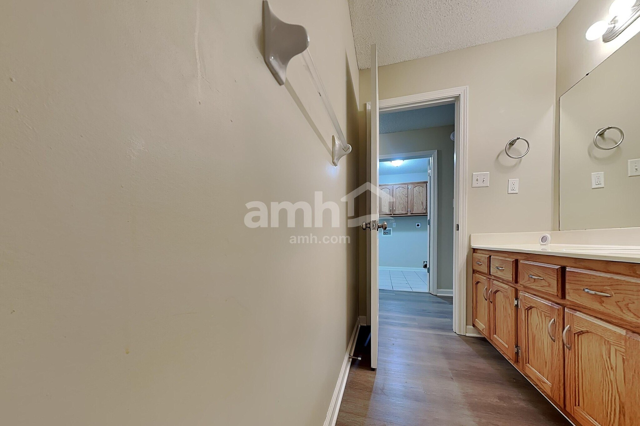 Building Photo - 13148 Braybourne Pky